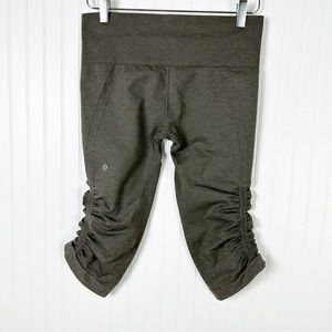 LULULEMON EBB TO STREET‎ CROP TITANIUM 8